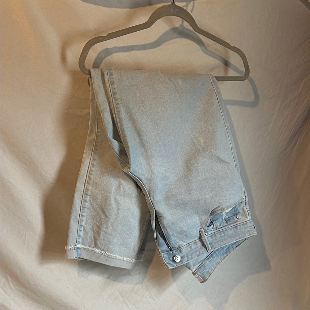 Levi's Denizen Light Blue Denim Boyfriend Jeans